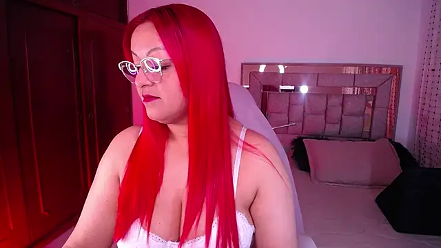 Snapshot of salomecastro_ chatting on February 3, 3:37 am salomecastro online show from February 3, 3:37 am