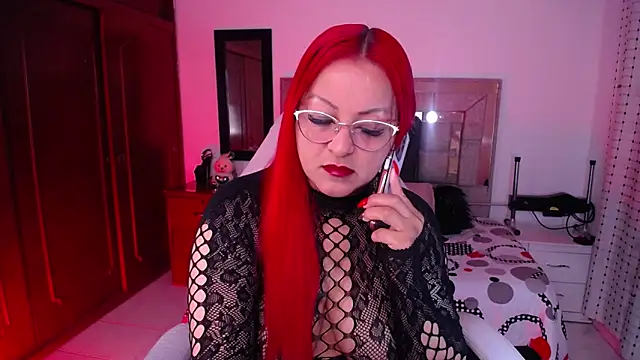 Snapshot of salomecastro_ chatting on April 1, 1:28 am salomecastro online show from April 1, 1:28 am
