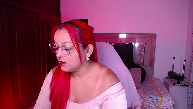 Snapshot of salomecastro_ chatting on May 2, 4:28 am salomecastro online show from May 2, 4:28 am