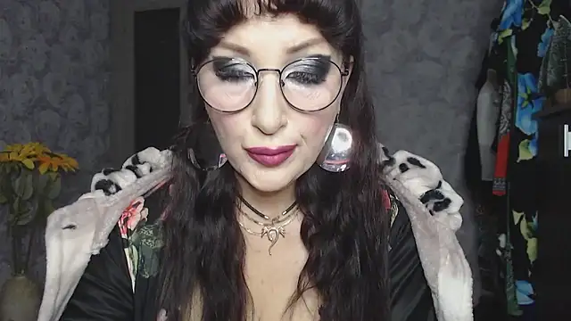 Snapshot of Aziza1 chatting on October 16, 3:46 pm Aziza1 online show from October 16, 3:46 pm