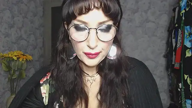 Snapshot of Aziza1 chatting on October 17, 2:41 pm Aziza1 online show from October 17, 2:41 pm