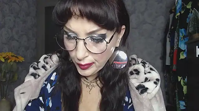 Snapshot of Aziza1 chatting on October 18, 1:45 pm Aziza1 online show from October 18, 1:45 pm