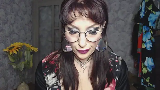 Snapshot of Aziza1 chatting on May 30, 3:09 pm Aziza1 online show from May 30, 3:09 pm