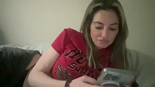 Snapshot of AmandaStarryNight chatting on February 9, 7:52 pm AmandaStarryNight online show from February 9, 7:52 pm