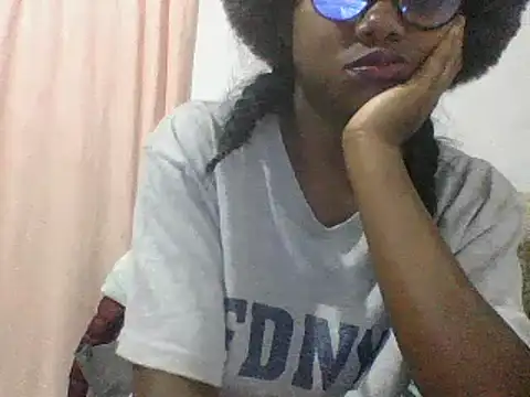 Snapshot of Hamie_sexy chatting on October 15, 7:36 pm Hamie sexy online show from October 15, 7:36 pm