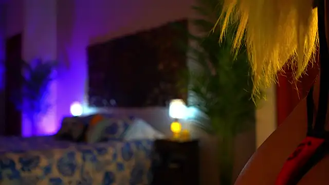 ambarEvans online show from December 5, 1:58 am