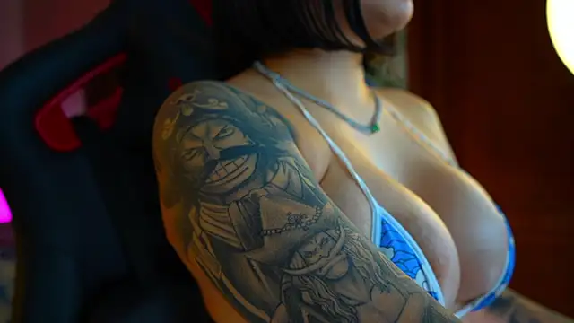 ambarEvans online show from December 6, 1:51 am