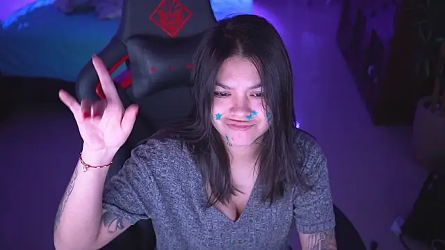 ambarEvans online show from February 22, 1:29 am