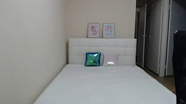 AnnaSweet18 online show from February 2, 6:20 pm