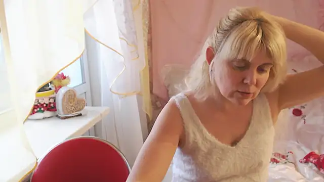 SunnySylvia online show from March 18, 6:38 am