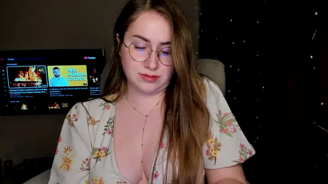 Snapshot of SeasonalSomeone chatting on March 6, 9:42 pm SeasonalSomeone online show from March 6, 9:42 pm