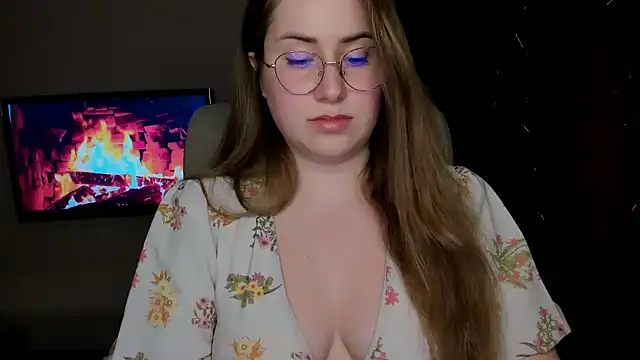 Snapshot of SeasonalSomeone chatting on March 18, 7:42 pm SeasonalSomeone online show from March 18, 7:42 pm