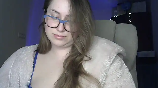 SeasonalSomeone online show from April 29, 10:05 pm