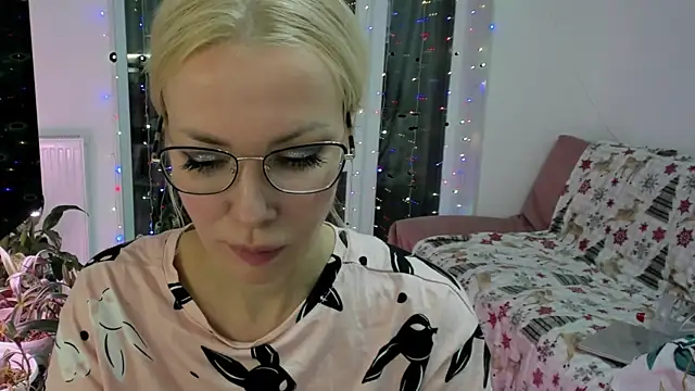 BowToYourWeakness online show from December 28, 6:40 pm