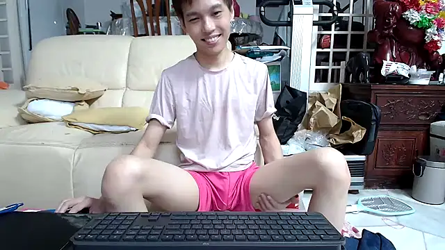 Snapshot of andrewooi chatting on December 2, 11:56 am andrewooi online show from December 2, 11:56 am