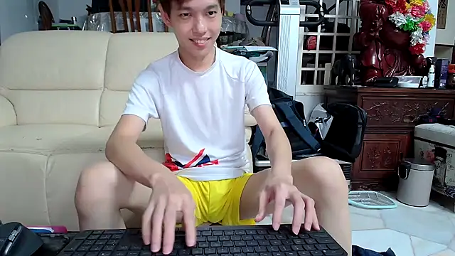Snapshot of andrewooi chatting on December 8, 11:46 am andrewooi online show from December 8, 11:46 am