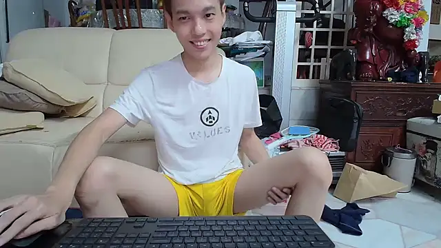 Snapshot of andrewooi chatting on January 7, 1:24 pm andrewooi online show from January 7, 1:24 pm