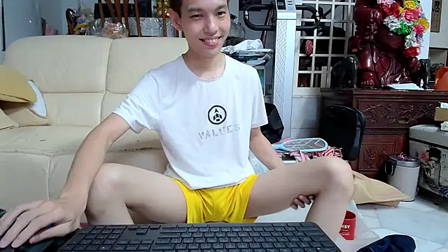 Snapshot of andrewooi chatting on January 9, 5:43 pm andrewooi online show from January 9, 5:43 pm