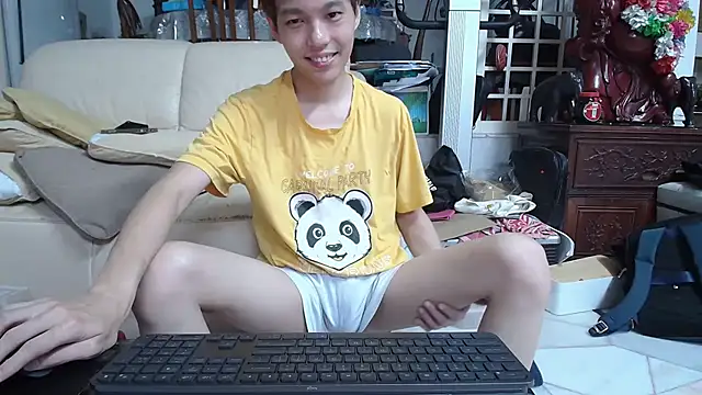 Snapshot of andrewooi chatting on March 2, 2:32 pm andrewooi online show from March 2, 2:32 pm