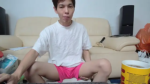 Snapshot of andrewooi chatting on February 10, 7:29 pm andrewooi online show from February 10, 7:29 pm