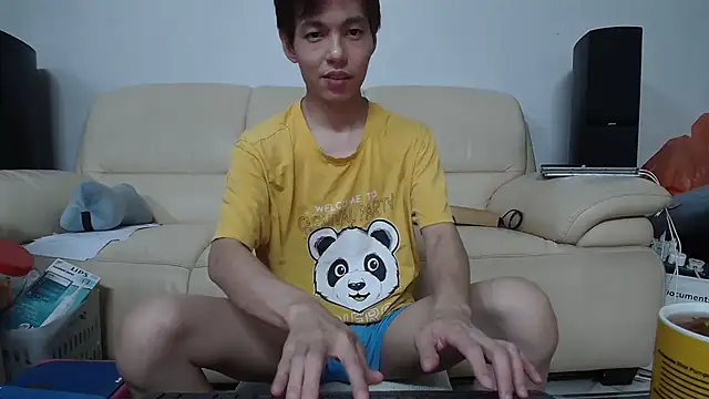 Snapshot of andrewooi chatting on February 27, 4:07 pm andrewooi online show from February 27, 4:07 pm