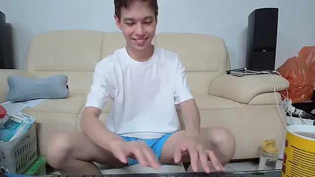 Snapshot of andrewooi chatting on March 26, 6:24 pm andrewooi online show from March 26, 6:24 pm