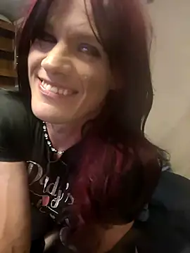 Snapshot of MaddyC6992 chatting on May 9, 7:35 am MaddyC6992 online show from May 9, 7:35 am