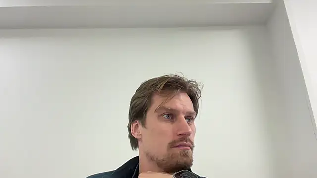 fmodel online show from February 24, 8:23 am