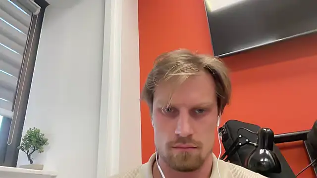 fmodel online show from March 11, 2:56 pm