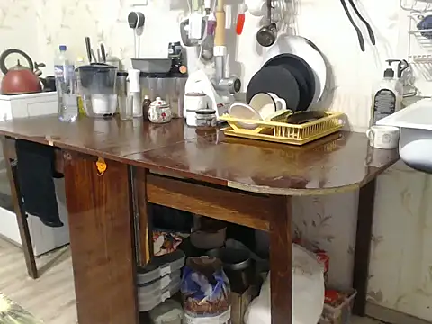 mimimi28 online show from February 24, 7:30 pm