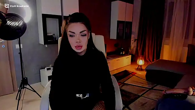 Snapshot of Miss_kay1111 chatting on December 11, 3:58 pm Miss kay1111 online show from December 11, 3:58 pm