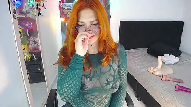 Snapshot of coraline101_ chatting on March 10, 2:05 am coraline101 online show from March 10, 2:05 am