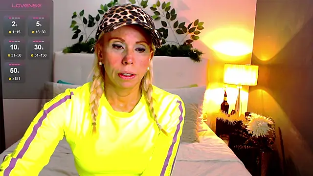 Luci evans online show from January 18, 2:47 am