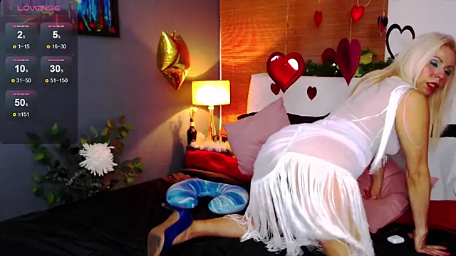 Luci evans online show from February 19, 1:18 am