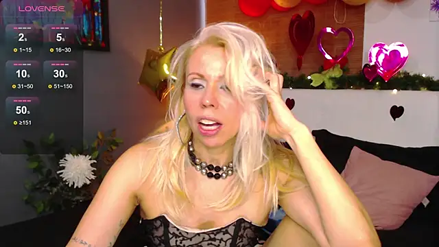 Luci evans online show from February 27, 7:04 pm