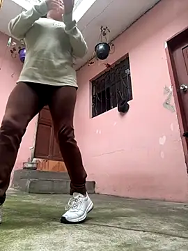 latinfemale online show from November 1, 6:10 pm