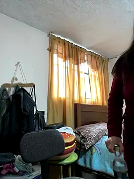 latinfemale online show from November 21, 9:13 pm