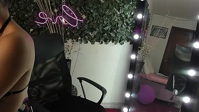 DestinyHills online show from September 23, 12:19 pm