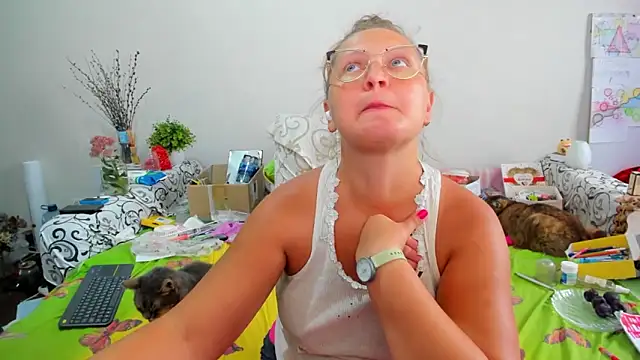 IamYourNarcotic online show from September 18, 9:11 am