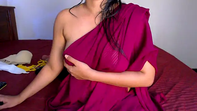 Snapshot of BeautyPriya chatting on May 29, 12:36 pm BeautyPriya online show from May 29, 12:36 pm