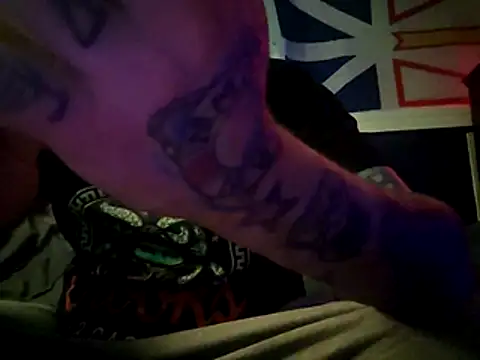 canadacockinme online show from November 26, 8:04 am