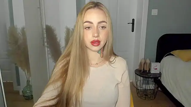 sexyCoralie online show from May 9, 6:51 am