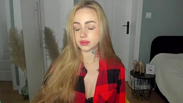 sexyCoralie online show from May 15, 6:53 am
