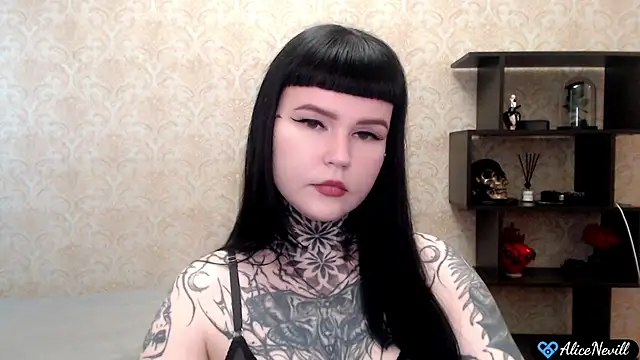Snapshot of alicenevill chatting on July 1, 1:13 pm alicenevill online show from July 1, 1:13 pm