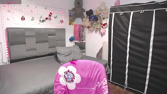 Sharloth milf online show from May 17, 9:11 pm