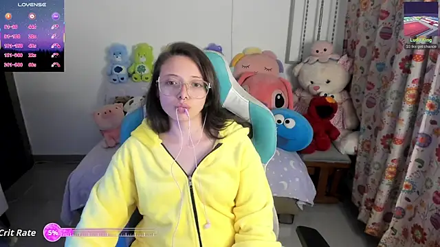linda-schmidt online show from May 6, 3:13 am