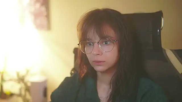 Snapshot of alyssa_sweet chatting on November 11, 5:40 am alyssa sweet online show from November 11, 5:40 am