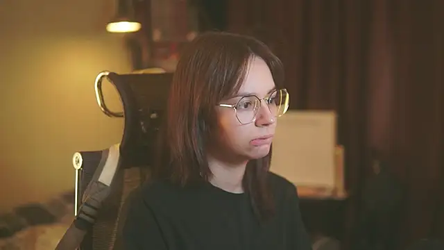 Snapshot of alyssa_sweet chatting on November 20, 5:18 am alyssa sweet online show from November 20, 5:18 am