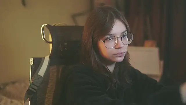 Snapshot of alyssa_sweet chatting on December 17, 6:08 am alyssa sweet online show from December 17, 6:08 am