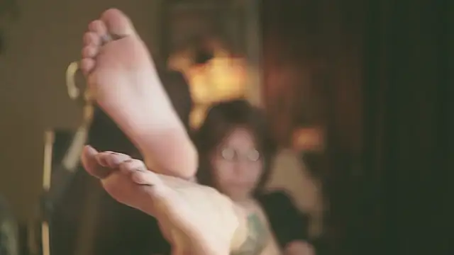 Snapshot of alyssa_sweet chatting on February 3, 6:51 am alyssa sweet online show from February 3, 6:51 am